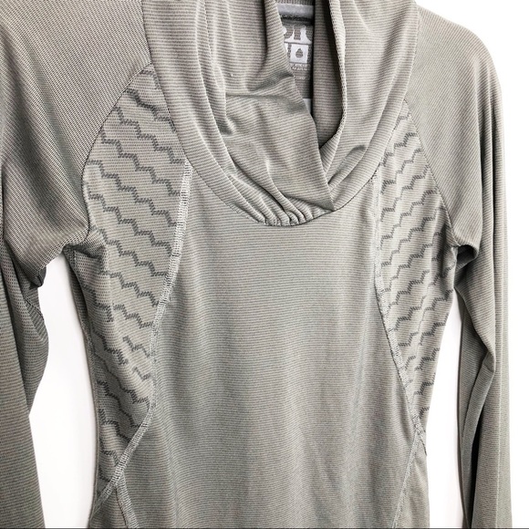 Orb Gray athletic long sleeve top - Picture 3 of 12